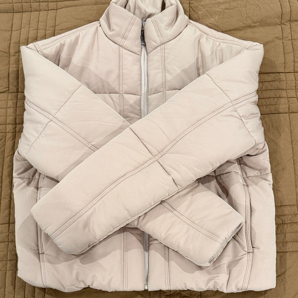 Travis Mathew Women's Soft Cream Puffer Jacket - Picture 3 of 3